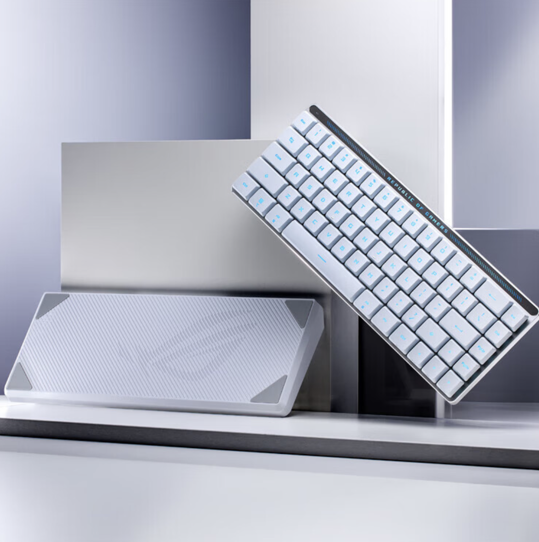 ROG 魔导士 RX LP 三模机械键盘开售：65% 布局、SpeedNova 传输技术，1299 元起