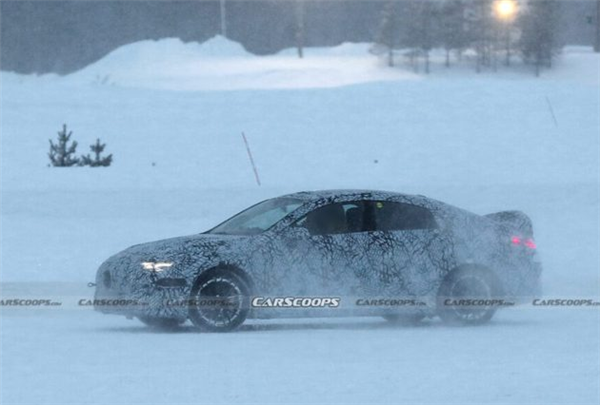 梅赛德斯-AMG CLA纯电车型雪地测试谍照曝光，预计2024年亮相
