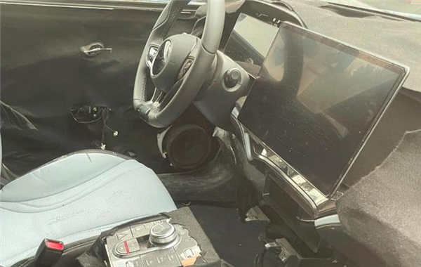 预计3月上市,比亚迪曝光全新元UP纯电小型SUV引起广泛关注