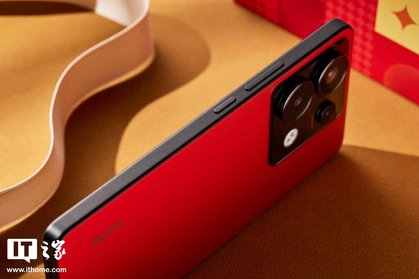 Redmi Note 13 Pro 新春版图赏：好运红，迎龙年红运