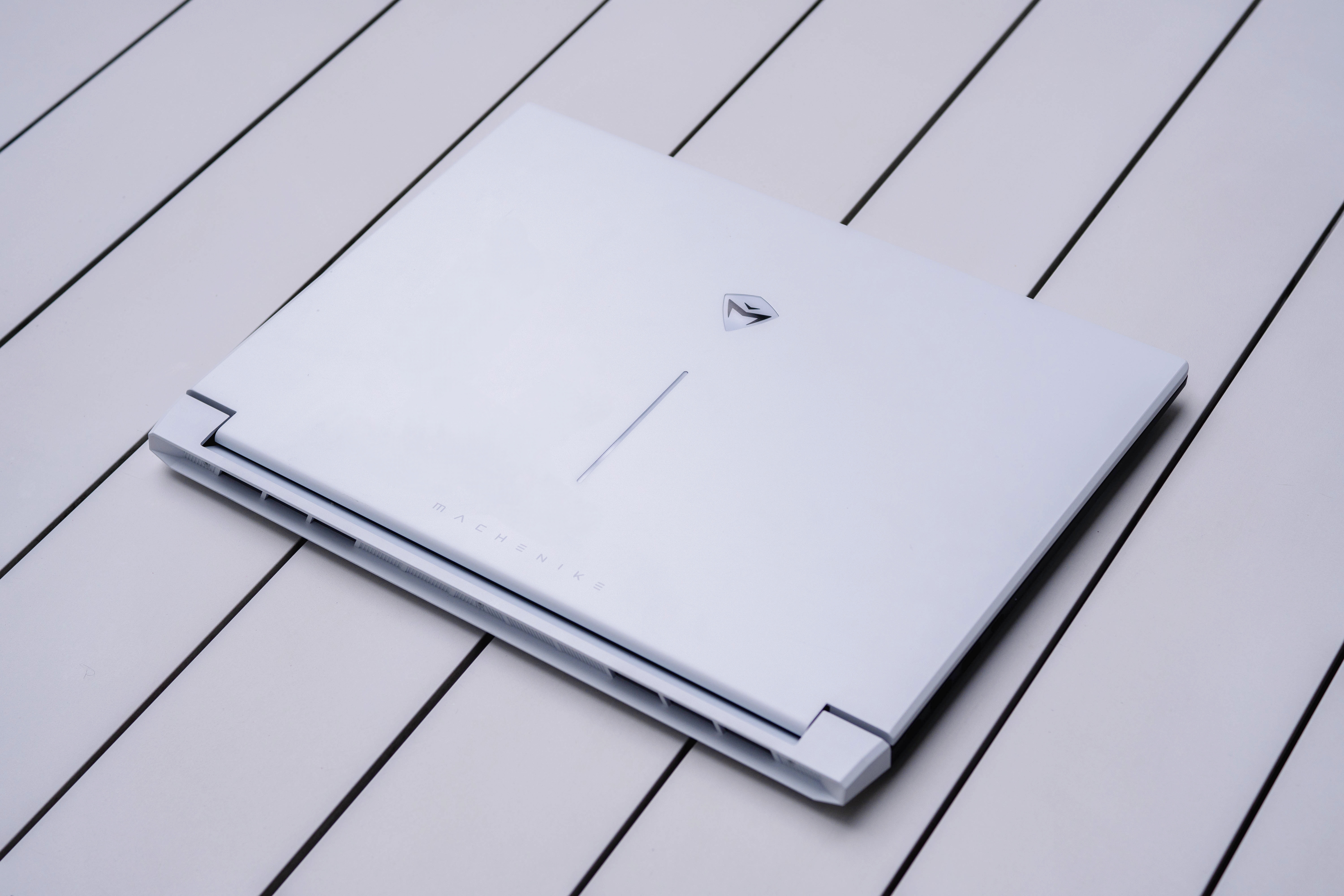 机械师曙光16 Air评测:酷睿Ultra加持,有AI PC那味儿了