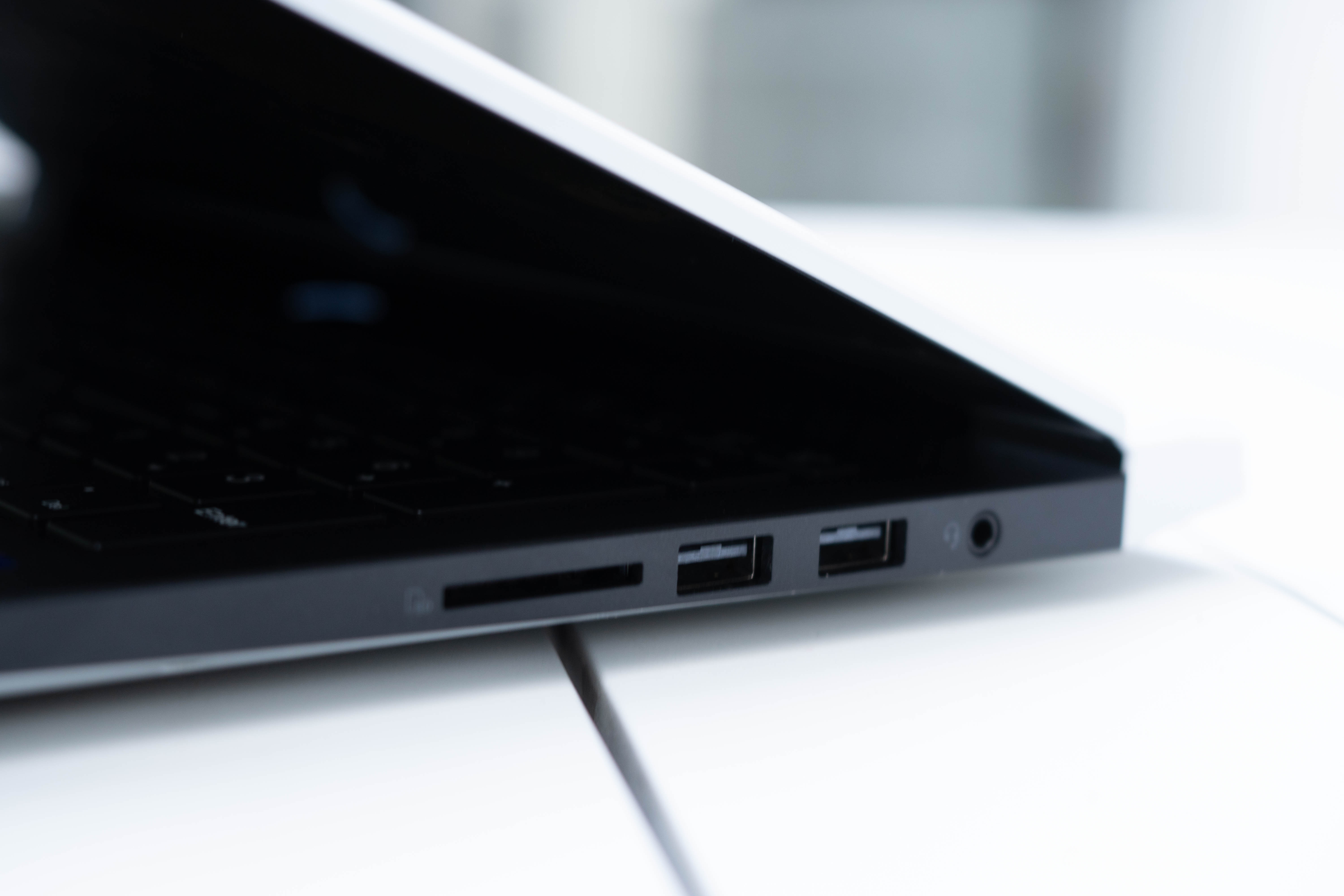 机械师曙光16 Air评测:酷睿Ultra加持,有AI PC那味儿了