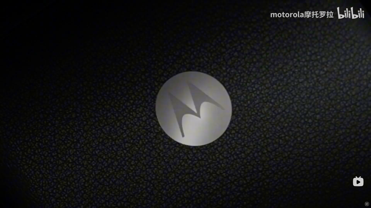 摩托罗拉 moto X50 Ultra AI 手机预热,采用素皮后盖