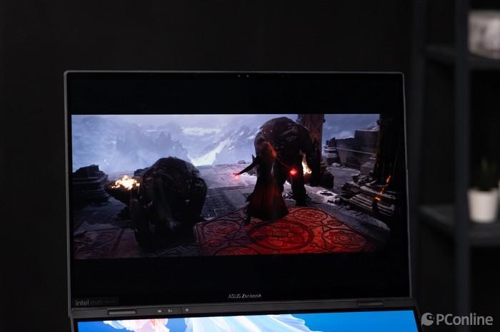  华硕灵耀 14 双屏评测：一台行走的 20 吋显示器！