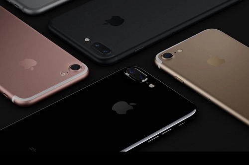 iPhone 7が発売されたのは何年ですか?