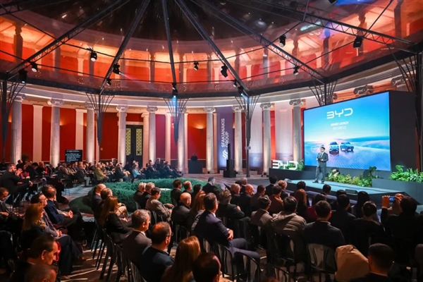 比亚迪新篇章:元PLUS与海豹领航,正式驶入希腊市场