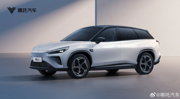 Nezha L medium and large SUV rolls off the production line and is expected to be delivered in April. It will provide pure electric power and extended range power.