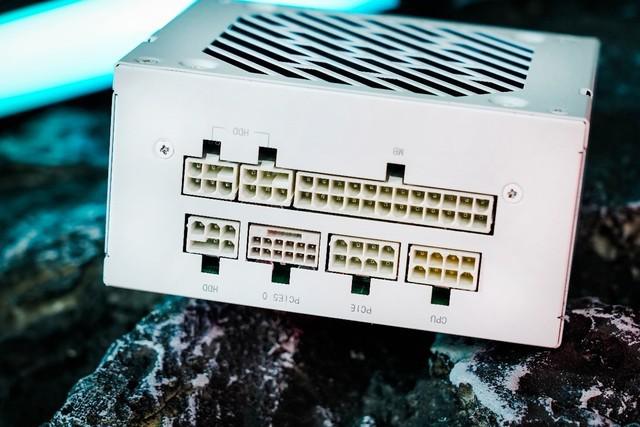 航嘉 MX750P 全模组电源评测：750W 的白金实力浓缩
