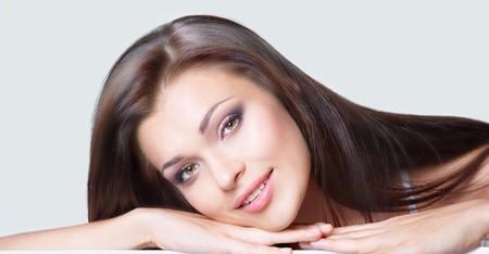 女人头发掉的厉害怎么办(快速有效的方法帮你拯救年轻秀发)