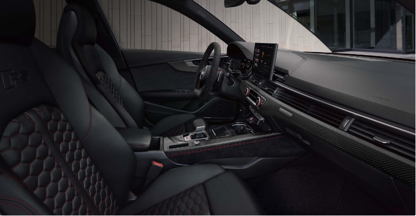 奥迪RS 4 Avant 2024款震撼上市：V6动力加持，售价82.88万元起