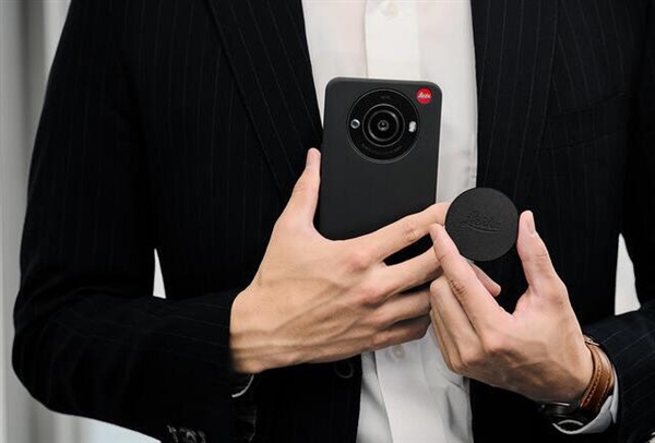 徕卡Leitz Phone 3智能手机发布：1英寸大底图像传感器 配磁性镜头盖-手机新闻-