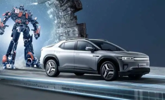 长安旗下启源E07惊艳登场,号称“全球首款量产可变新汽车”