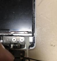 显示器排线口烧了如何修复（快速解决显示器排线口烧坏的问题）
