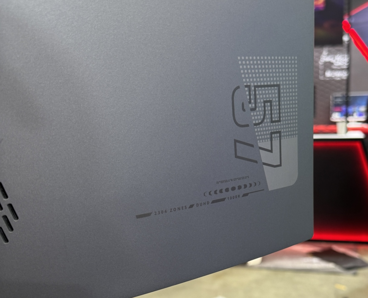 54 英寸 VA 超宽屏、2304 分区，酷冷至尊展出 GP57ZS 曲面 Mini LED 显示器