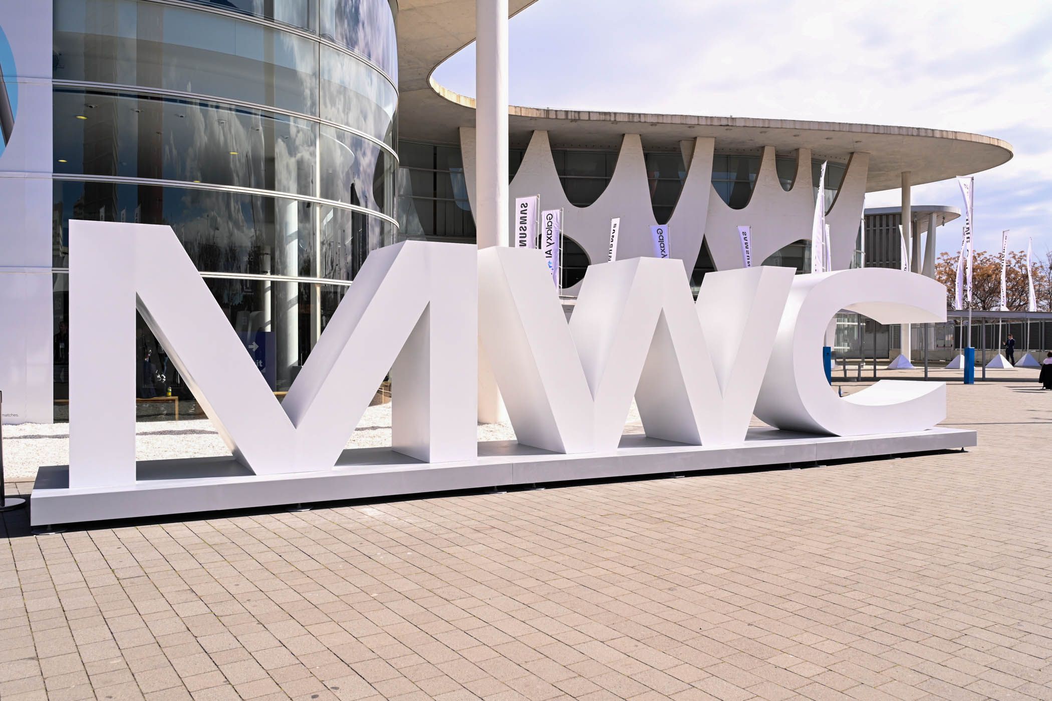 How-To Geek\'s Best of MWC 2024 Award Winners