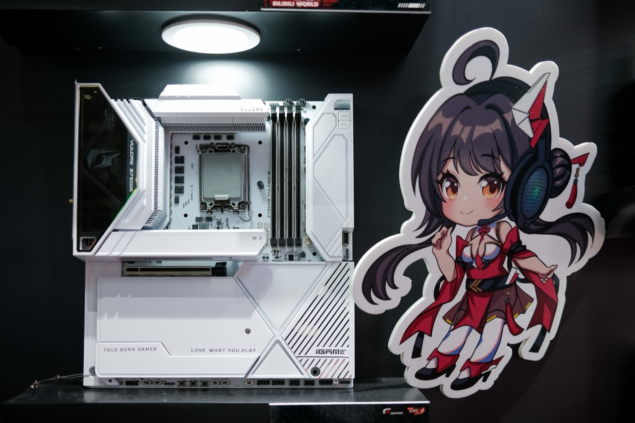 颜值性能两手抓,BW 2024 七彩虹 AI 星球探馆