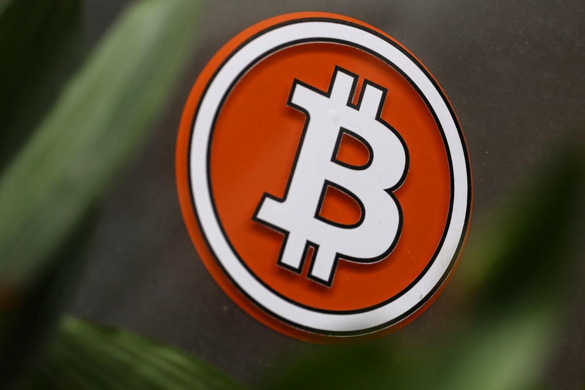 Bitcoin bricht um 10 % ein, da die Risikoaversion die globalen Märkte ...