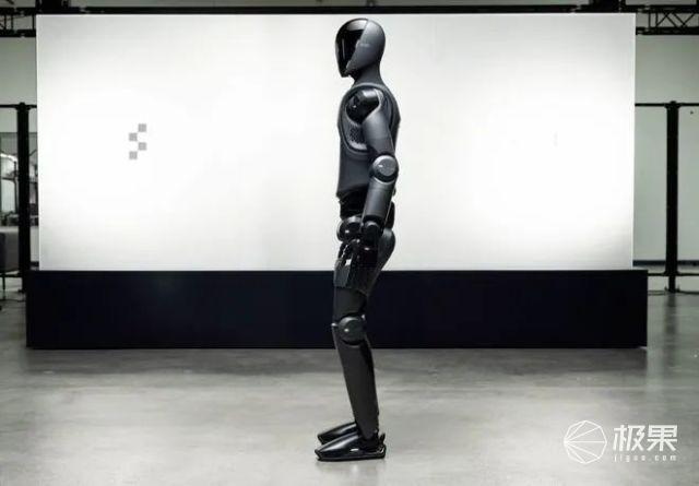 取代人类?地表最强机器人诞生!能陪唠嗑,下地干活…