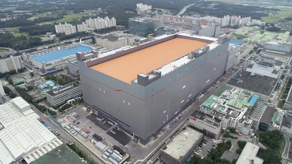 消息称 sk 海力士启动 m16 晶圆厂扩产，目标将公司 dram 内存产能提升约 18%