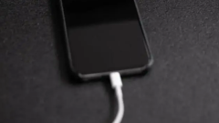 Que dois-je faire si mon téléphone Apple a un écran noir et ne peut pas être allumé ? Quelques conseils pour localiser et résoudre le problème ?