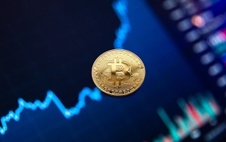 Bitcoin Struggles to Reclaim $60000 as Crypto Market Enters the Weekend in Red