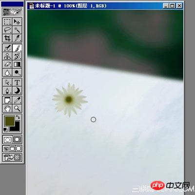 ps鼠绘透明杯子中燃烧的蓝色蜡烛