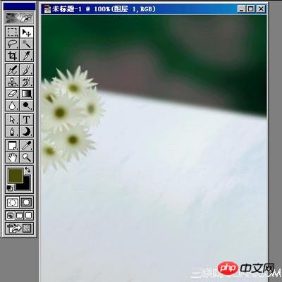 ps鼠绘透明杯子中燃烧的蓝色蜡烛