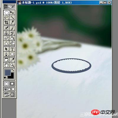 ps鼠绘透明杯子中燃烧的蓝色蜡烛