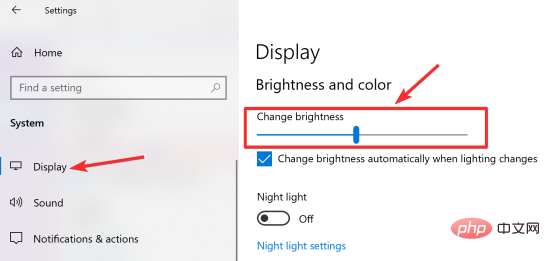 change-brightness-windows-11-display-settings-550x261-1