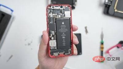 Uji program penyembuhan diri Apple dengan pembaikan bateri iPhone 12 Mini