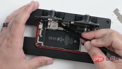 使用 iPhone 12 Mini 電池修復測試 Apple 的自我修復程序