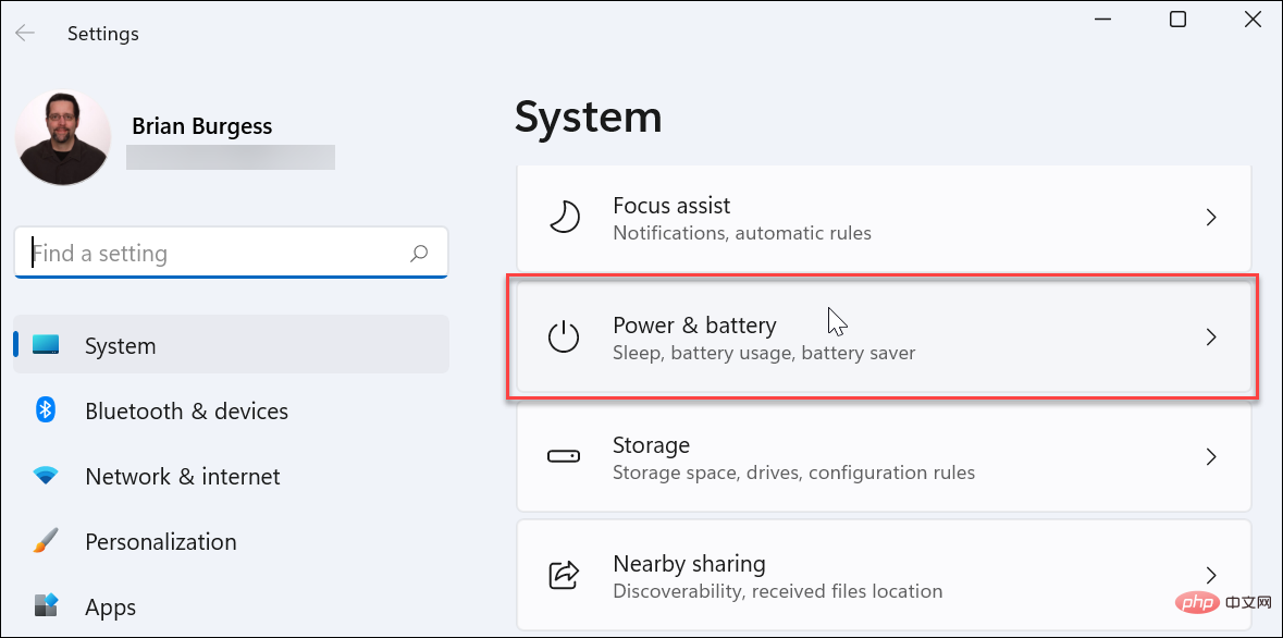 如何在 Windows 11 上关闭或管理自动亮度