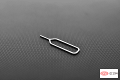 如何在 iPhone 和 Android 上打开 SIM 卡插槽