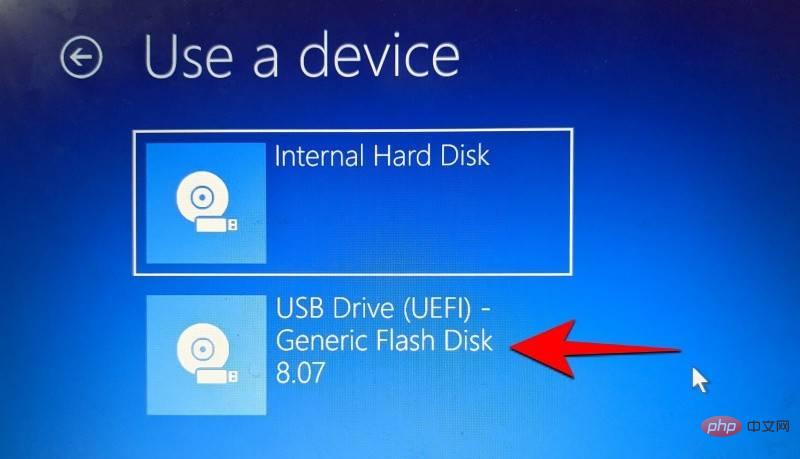 创建 Windows 11 可启动 USB 驱动器时如何在 Rufus 中禁用 TPM 和安全启动