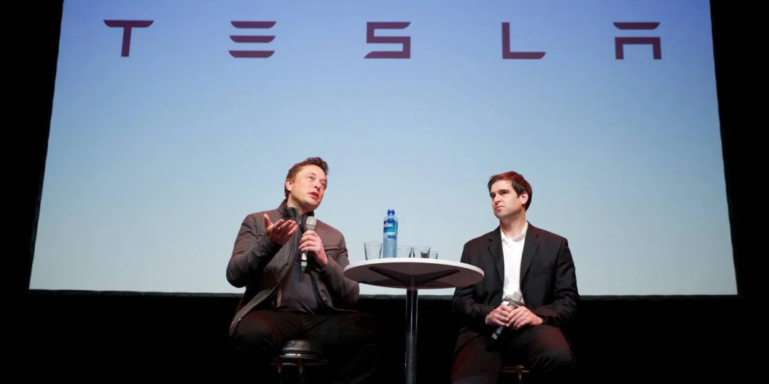 Une grande vague de robots humanoïdes Tesla est en ligne, et Musk a officiellement annoncé 2 nouvelles voitures !