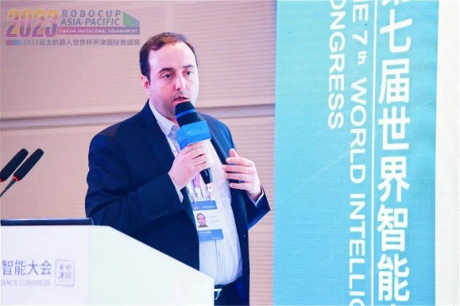 The Robot and Intelligent Manufacturing Development Forum was successfully held