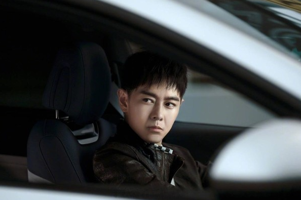 Xpeng Motors invites Jimmy Lin to test drive G6, raising expectations for its return to the racing circuit