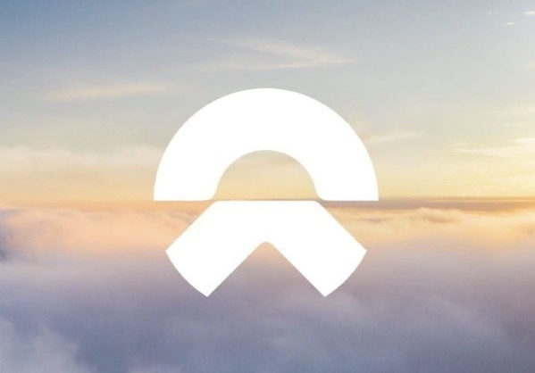 蔚来汽车CEO亲测NIO Phone:将用户体验放在首位