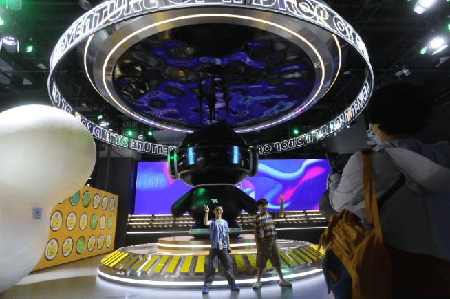 到中国科技馆体验“一滴油的奇妙旅行”，线上元宇宙展厅同步开启