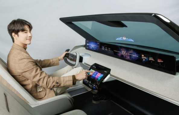 OLED screens become mainstream contemporary automotive technology