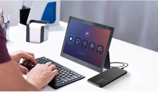 Lenovo ThinkPhone is perfectly integrated with Microsoft Teams, and the red button is upgraded to a highlight