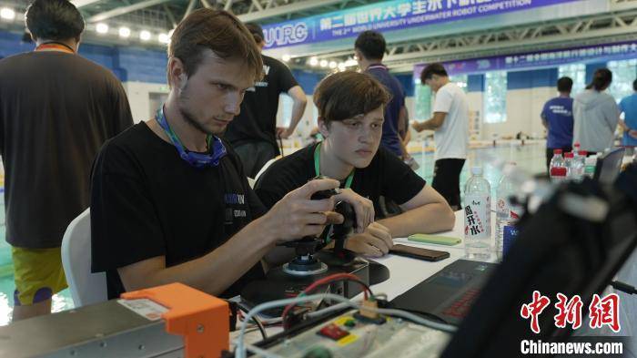 Concours mondial de robots sous-marins : des jeunes de 9 pays se donnent la main pour poursuivre le rêve de Deep Blue