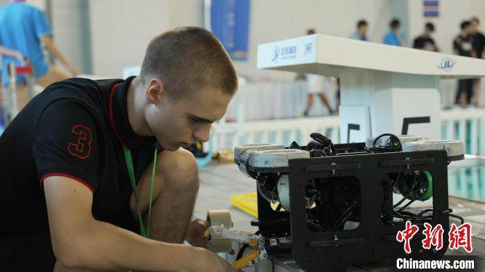 Concours mondial de robots sous-marins : des jeunes de 9 pays se donnent la main pour poursuivre le rêve de Deep Blue