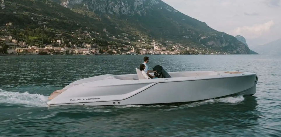 保时捷电动运动船开启订购:400kW 功率 + 100kWh 电池,起售价 561700 欧元、明年交付