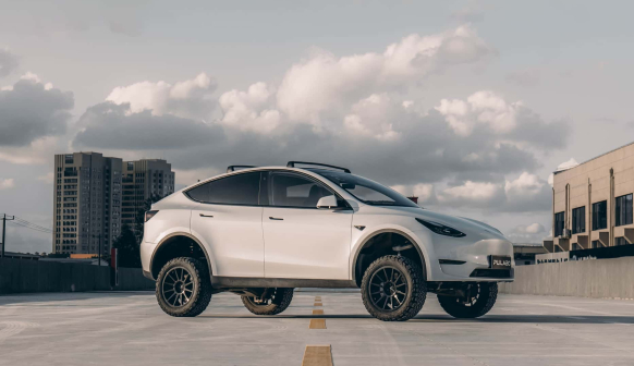 Pu.Labo设计：特斯拉Model Y/3的离地间隙提升至5英寸