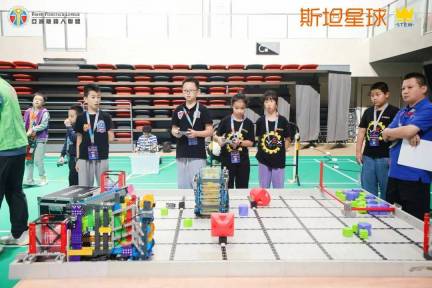 斩获双冠,狂揽26个奖,13支进国赛!VEX机器人华东赛斯坦星球再展英姿!