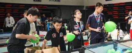 斩获双冠,狂揽26个奖,13支进国赛!VEX机器人华东赛斯坦星球再展英姿!