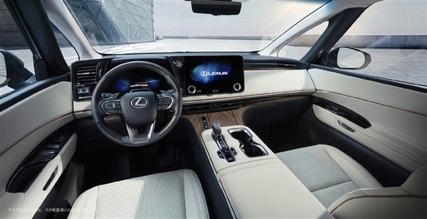 Innovation continues! Lexus LMs newly designed exterior and interior enhance the premium driving experience