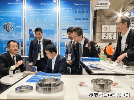 2023年东京国际机器人展览会上，美的工业技术展示高性能谐波减速机