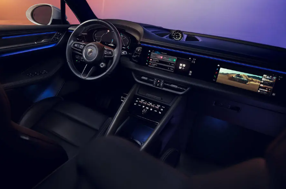 保时捷Macan EV纯电SUV内饰揭秘:提供三块大屏 科技感十足